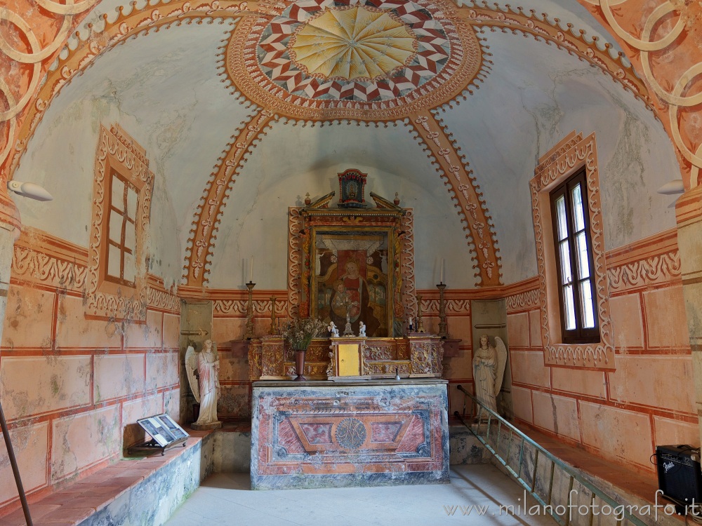 Campiglia Cervo (Biella) - Interno della Chiesetta di Santa Maria di Pediclosso